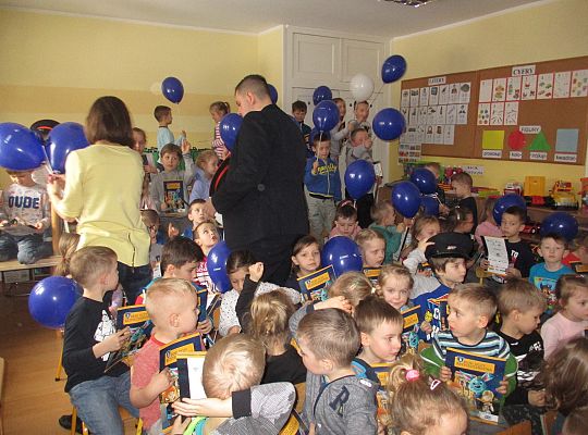 Spotkanie z kolejarzem-absolwent naszego przedszkola