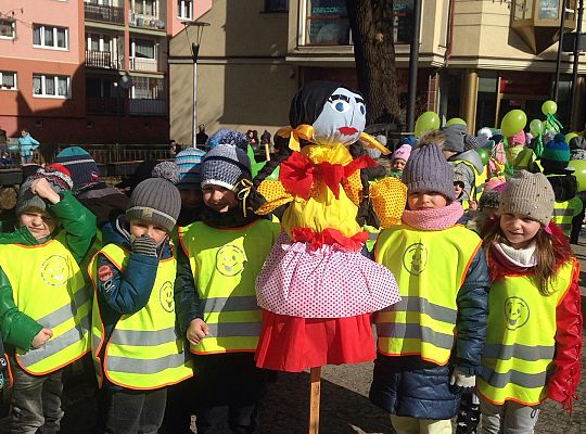 Starszaki witają wiosnę wspólnie z innymi placówkami