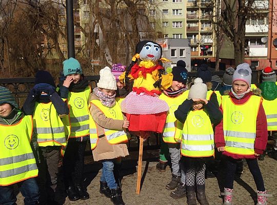 Starszaki witają wiosnę wspólnie z innymi placówkami