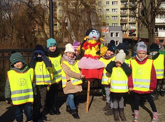 Starszaki witają wiosnę wspólnie z innymi placówkami