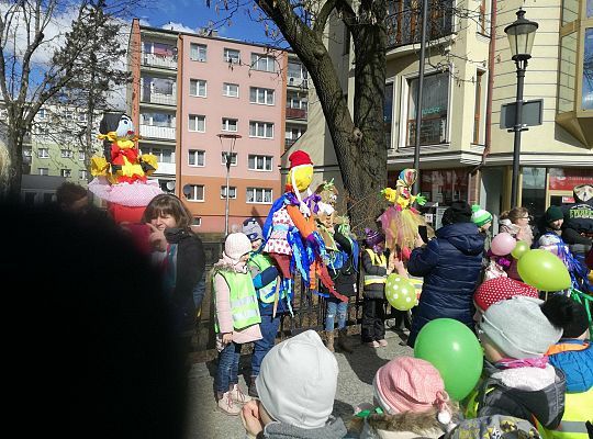 Starszaki witają wiosnę wspólnie z innymi placówkami