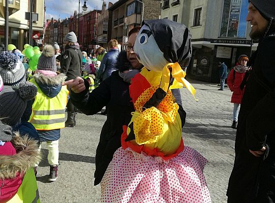 Starszaki witają wiosnę wspólnie z innymi placówkami