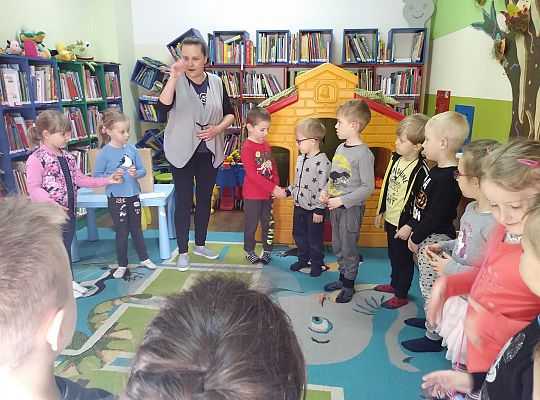 W bibliotece-zabawy paluszkowe o "Panach palcach"