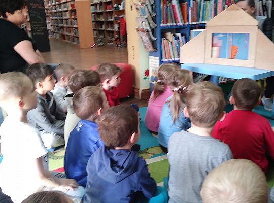 W bibliotece-zabawy paluszkowe o "Panach palcach"