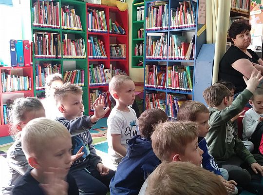 W bibliotece-zabawy paluszkowe o "Panach palcach"