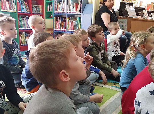 W bibliotece-zabawy paluszkowe o "Panach palcach"