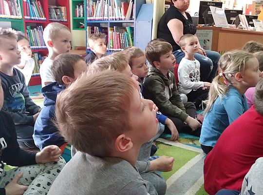 W bibliotece-zabawy paluszkowe o "Panach palcach"