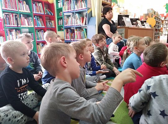 W bibliotece-zabawy paluszkowe o "Panach palcach"