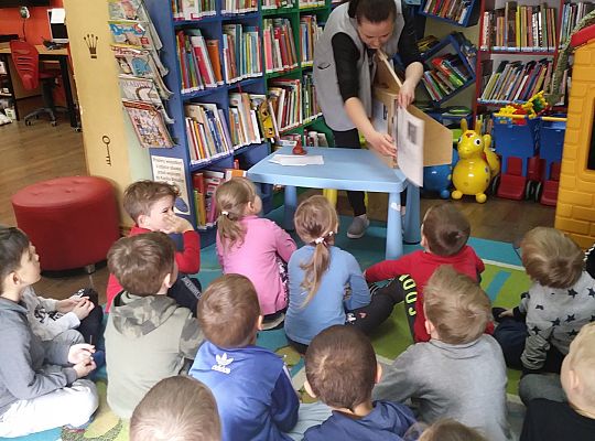 W bibliotece-zabawy paluszkowe o "Panach palcach"