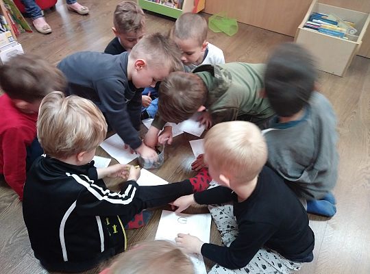 W bibliotece-zabawy paluszkowe o "Panach palcach"