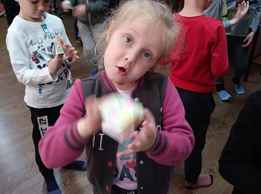 W bibliotece-zabawy paluszkowe o "Panach palcach"