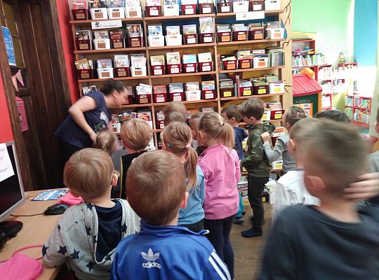 W bibliotece-zabawy paluszkowe o "Panach palcach"