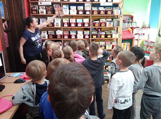 W bibliotece-zabawy paluszkowe o "Panach palcach"