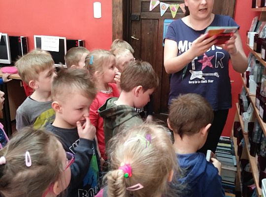 W bibliotece-zabawy paluszkowe o "Panach palcach"