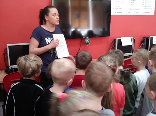 W bibliotece-zabawy paluszkowe o "Panach palcach"