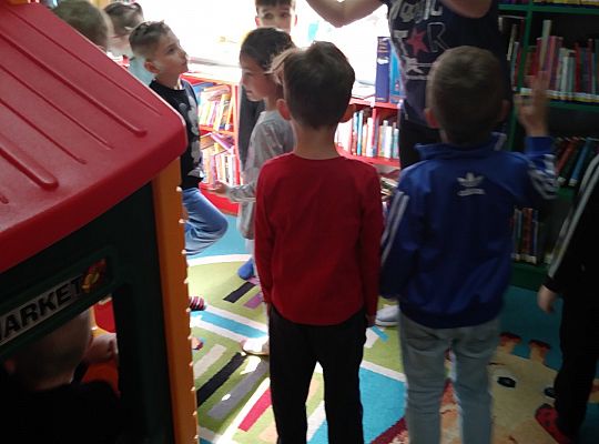 W bibliotece-zabawy paluszkowe o "Panach palcach"