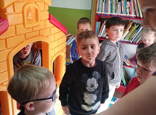 W bibliotece-zabawy paluszkowe o "Panach palcach"