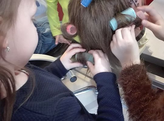 Fryzury,masaże i inne przyjemności-wizyta w zakładzie fryzjerskim