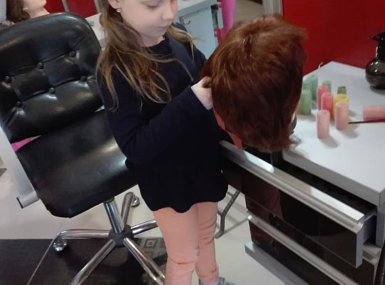 Fryzury,masaże i inne przyjemności-wizyta w zakładzie fryzjerskim