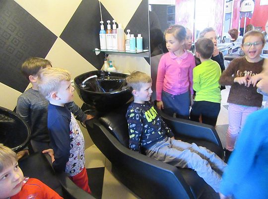 Fryzury,masaże i inne przyjemności-wizyta w zakładzie fryzjerskim