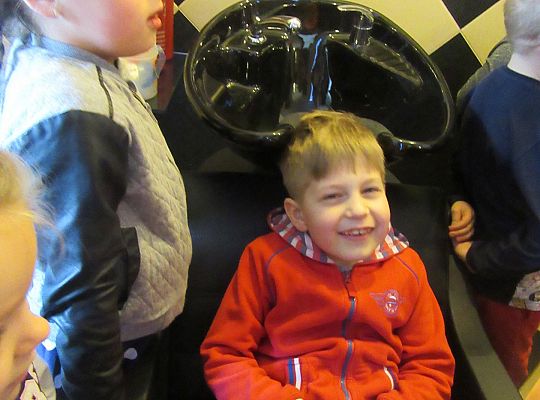 Fryzury,masaże i inne przyjemności-wizyta w zakładzie fryzjerskim