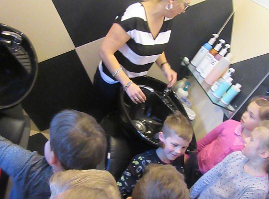 Fryzury,masaże i inne przyjemności-wizyta w zakładzie fryzjerskim