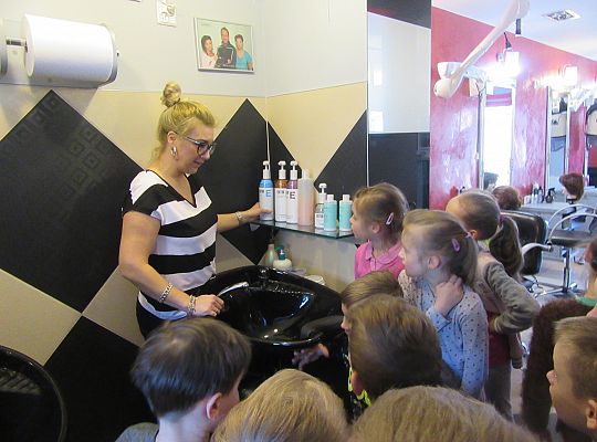 Fryzury,masaże i inne przyjemności-wizyta w zakładzie fryzjerskim