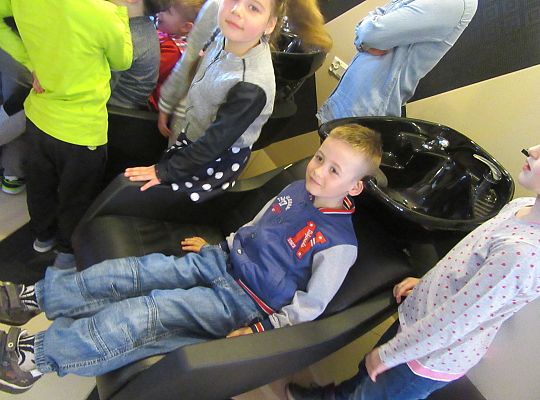 Fryzury,masaże i inne przyjemności-wizyta w zakładzie fryzjerskim