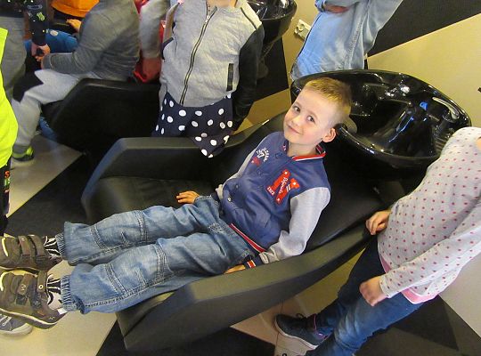 Fryzury,masaże i inne przyjemności-wizyta w zakładzie fryzjerskim