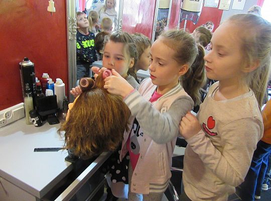 Fryzury,masaże i inne przyjemności-wizyta w zakładzie fryzjerskim