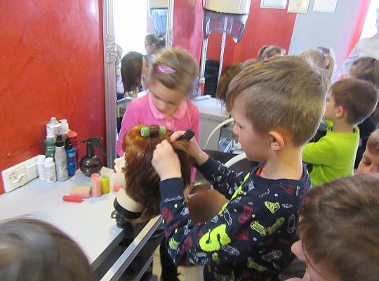 Fryzury,masaże i inne przyjemności-wizyta w zakładzie fryzjerskim