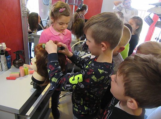 Fryzury,masaże i inne przyjemności-wizyta w zakładzie fryzjerskim