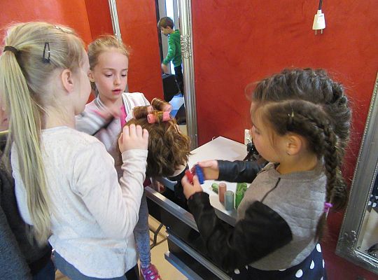 Fryzury,masaże i inne przyjemności-wizyta w zakładzie fryzjerskim