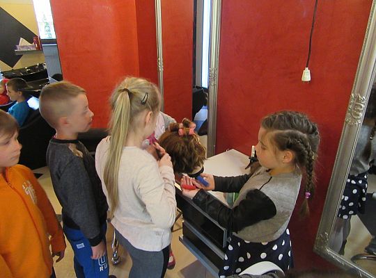 Fryzury,masaże i inne przyjemności-wizyta w zakładzie fryzjerskim