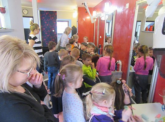 Fryzury,masaże i inne przyjemności-wizyta w zakładzie fryzjerskim