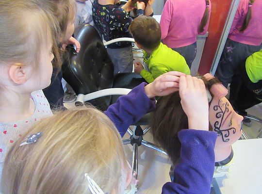 Fryzury,masaże i inne przyjemności-wizyta w zakładzie fryzjerskim