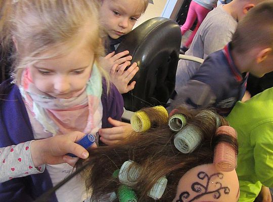 Fryzury,masaże i inne przyjemności-wizyta w zakładzie fryzjerskim