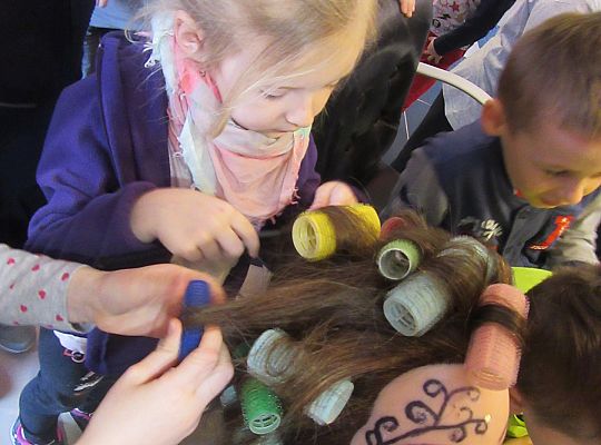 Fryzury,masaże i inne przyjemności-wizyta w zakładzie fryzjerskim