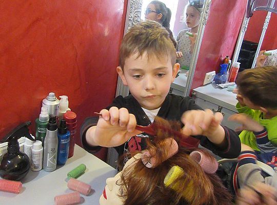 Fryzury,masaże i inne przyjemności-wizyta w zakładzie fryzjerskim