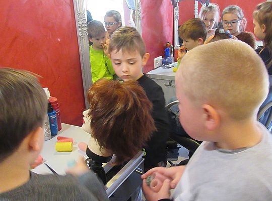 Fryzury,masaże i inne przyjemności-wizyta w zakładzie fryzjerskim