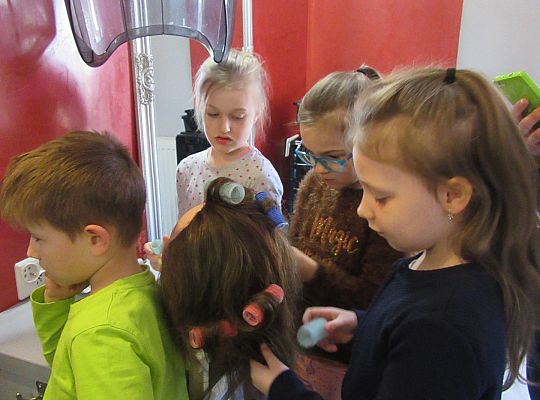 Fryzury,masaże i inne przyjemności-wizyta w zakładzie fryzjerskim