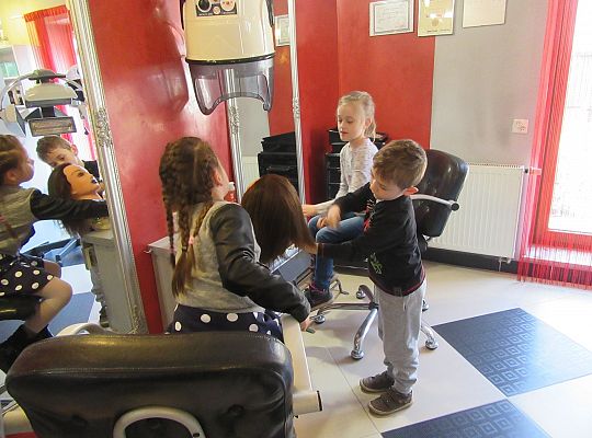 Fryzury,masaże i inne przyjemności-wizyta w zakładzie fryzjerskim