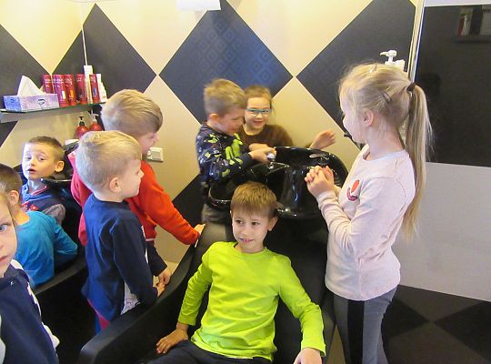 Fryzury,masaże i inne przyjemności-wizyta w zakładzie fryzjerskim