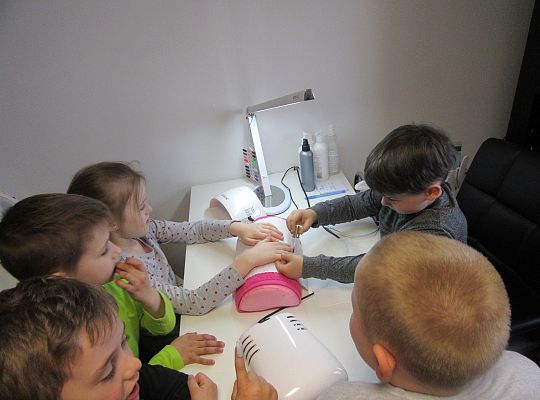 Fryzury,masaże i inne przyjemności-wizyta w zakładzie fryzjerskim