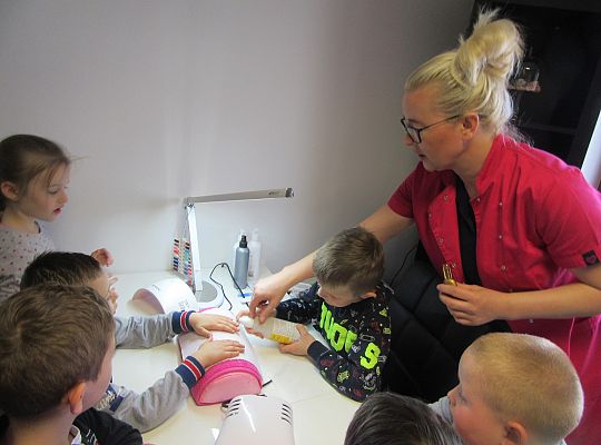 Fryzury,masaże i inne przyjemności-wizyta w zakładzie fryzjerskim