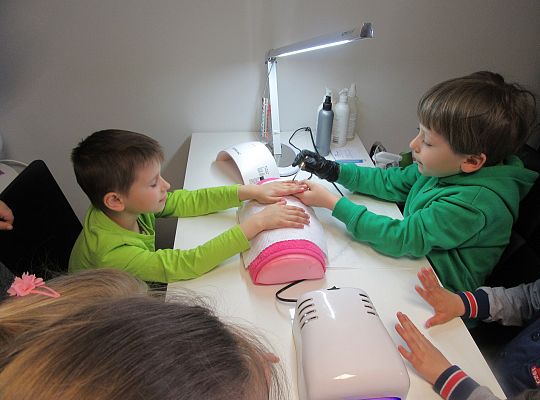 Fryzury,masaże i inne przyjemności-wizyta w zakładzie fryzjerskim