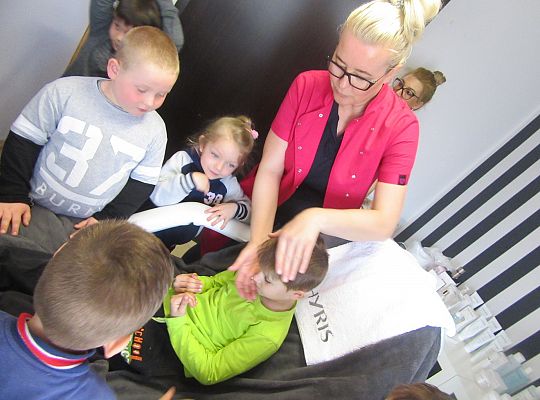 Fryzury,masaże i inne przyjemności-wizyta w zakładzie fryzjerskim