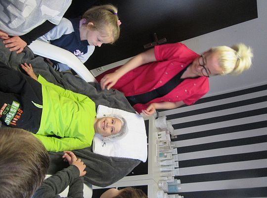 Fryzury,masaże i inne przyjemności-wizyta w zakładzie fryzjerskim