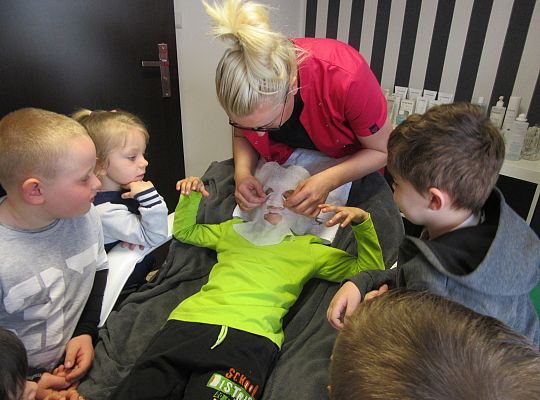 Fryzury,masaże i inne przyjemności-wizyta w zakładzie fryzjerskim