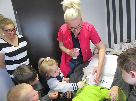 Fryzury,masaże i inne przyjemności-wizyta w zakładzie fryzjerskim